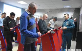 МЧС Витебска провело интерактивную экскурсию для освободившихся из мест лишения свободы
