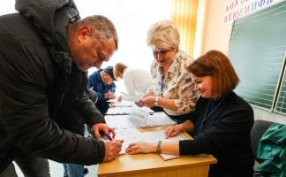 «Процесс идет спокойно»: председатель участковой комиссии в Витебске о досрочном голосовании