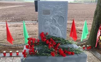 Участники автопробега «Сестры Хатыни» почтили память сожженных деревень в Витебской области