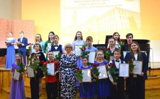 В Витебске торжественно вручили премии по поддержке талантливой молодёжи Витебского областного Совета депутатов за высокие творческие достижения в 2023 году