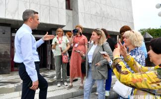 В рамках пресс-тура представители СМИ посетили отреставрированный концертный зал «Витебск»