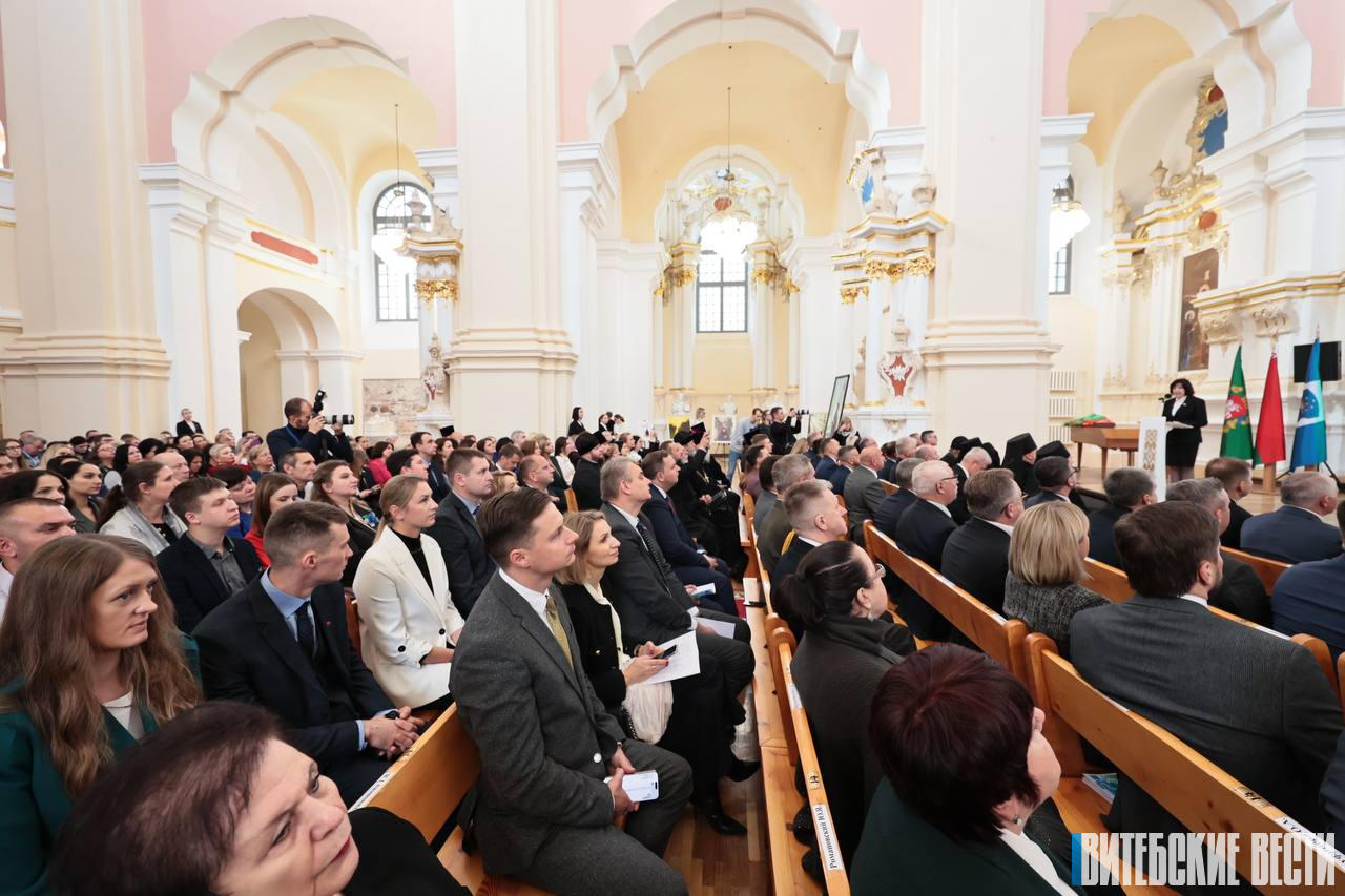 В Полоцке проходит «Разговор о важном», организованный Советом Республики и Белорусской православной церковью к Неделе родительской любви