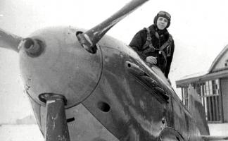 384 успешных боевых вылета, 27 уничтоженных вражеских самолетов. История Героя Советского Союза Петра Грищенко 