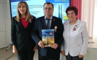 В витебской школе № 28 имени Е.С.Зеньковой презентовали уникальный альманах о войне с воспоминаниями ветеранов