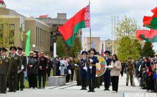 В Витебске торжественно открыли площадь Герба и Флага