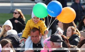 Марафон роликов в TikTok и массовые гулянья. Как Беларусь будет праздновать День семьи