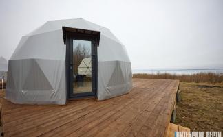 Круглогодичный глэмпинг открыли в ландшафтном заказнике «Освейский»