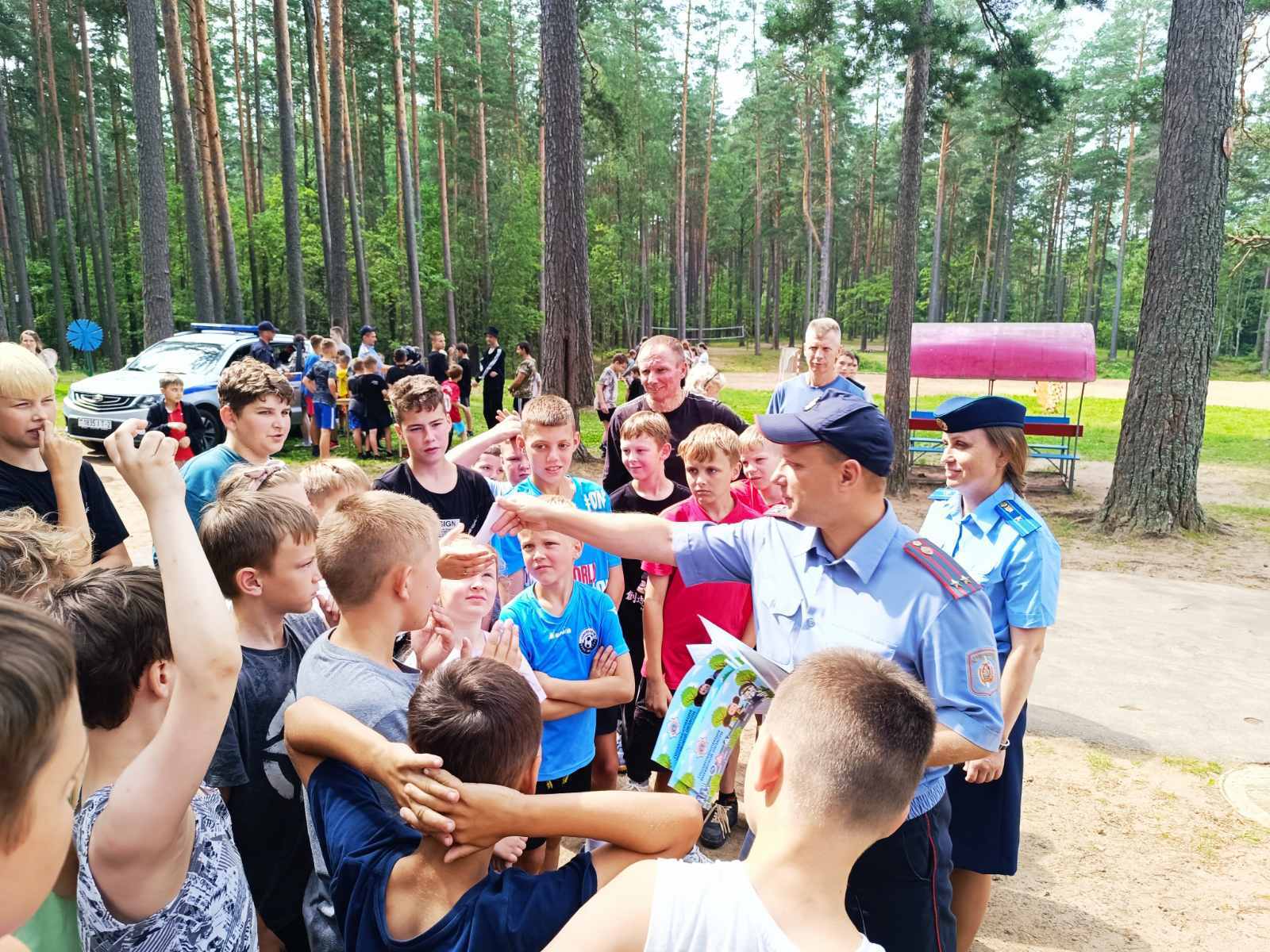В Витебском районе сотрудники прокуратуры провели увлекательную викторину для детей в воспитательно-оздоровительном лагере 