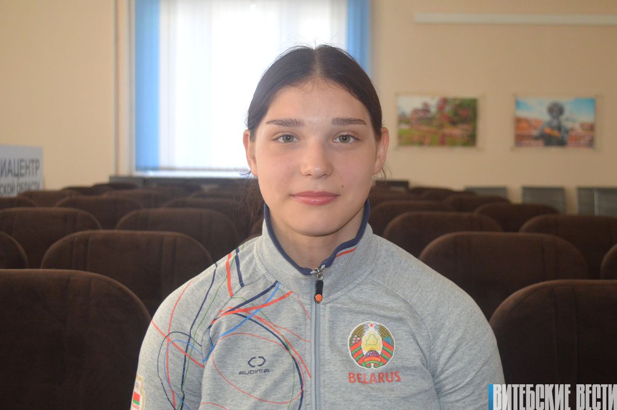Юная спортсменка из Витебска рассказала о слагаемых своих побед на чемпионатах мира и Европы по тяжелой атлетике 