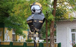 Россоны засветились по-новому: спасатели подарили городу уникальный фонарь в Год благоустройства