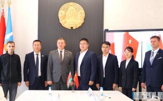 Представители китайской компании 