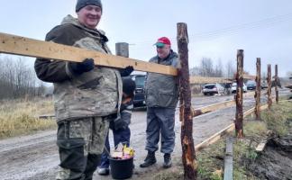 Дмитрий Демидов в рамках субботника работает в Шумилинском районе