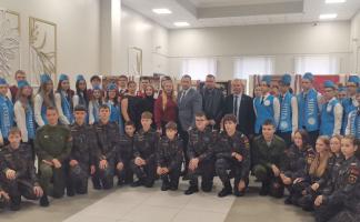 Молодежь – знак качества страны: в Бешенковичах прошла диалоговая площадка с участием депутата и известного журналиста