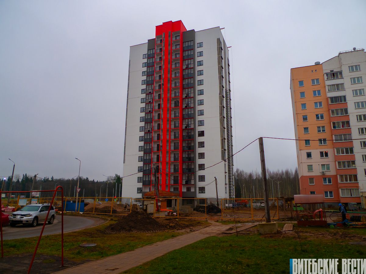 В Витебске завершается строительство многоэтажки в живописном месте