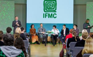 В круглом зале КЗ «Витебск» прошла встреча участников конкурса с учредителями фестиваля