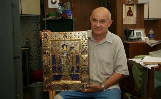 28 ноября 75 лет отмечает художник-ювелир, восстановивший потерянный Крест Евфросинии Полоцкой, Николай Кузьмич 