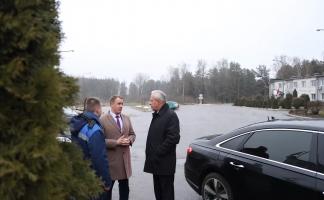 Игорь Сергеенко посетил льнозавод в Оршанском районе