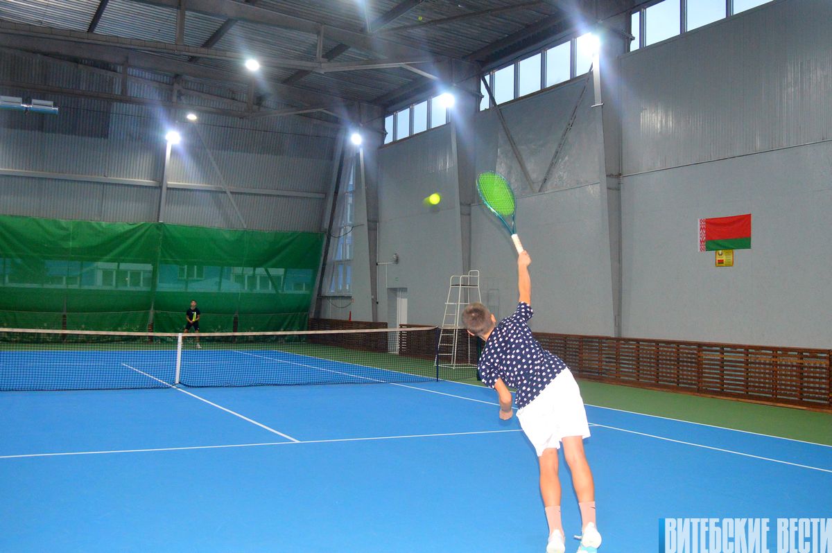 В Витебске проходит представительный подростковый турнир по теннису
