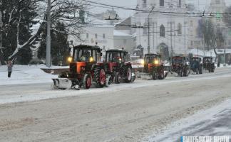 Вместе и циклон не страшен! Круглосуточная борьба со снежной стихией ведётся на Витебщине