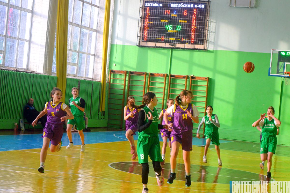 Фотофакт: в Витебске проходит первенство области по баскетболу среди девушек