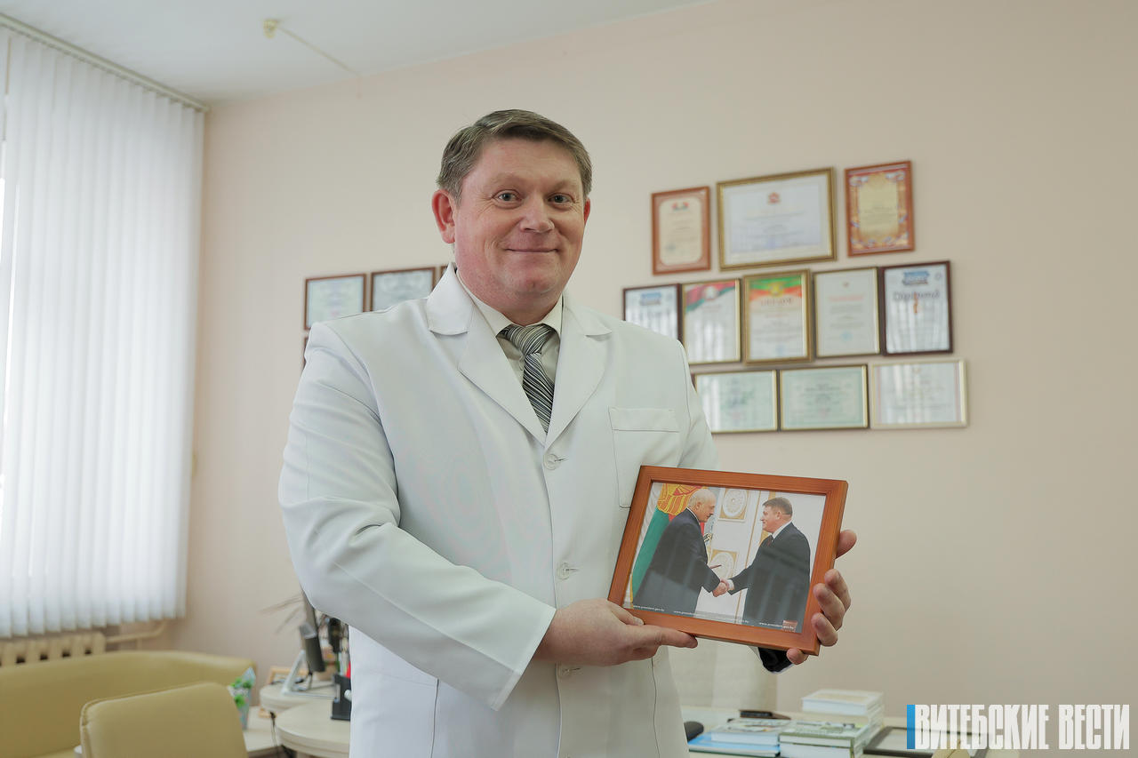 С Днем науки! История профессора из Витебска, чью диссертацию отметил Президент и чьи учебники знают в Беларуси и России