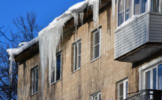 Крыши домов стали зоной повышенной опасности