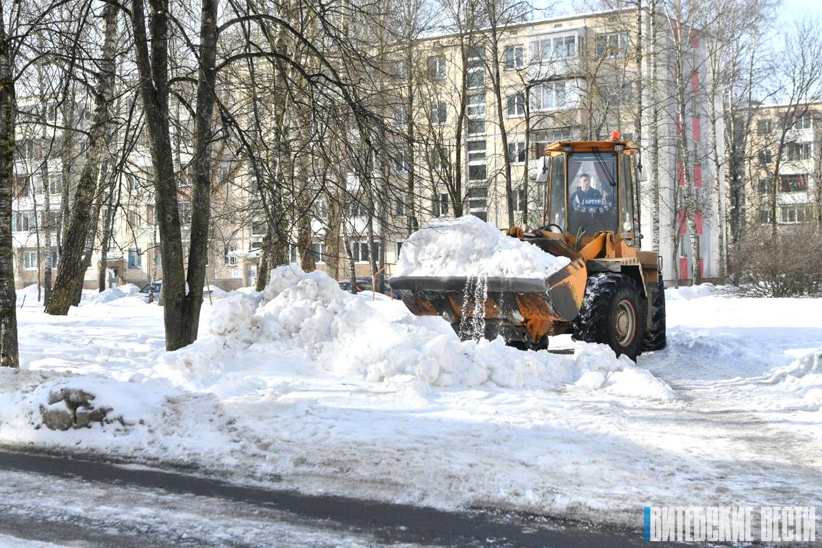Нет – наледи и скользким тротуарам! Как в Витебске ведут борьбу с гололедом