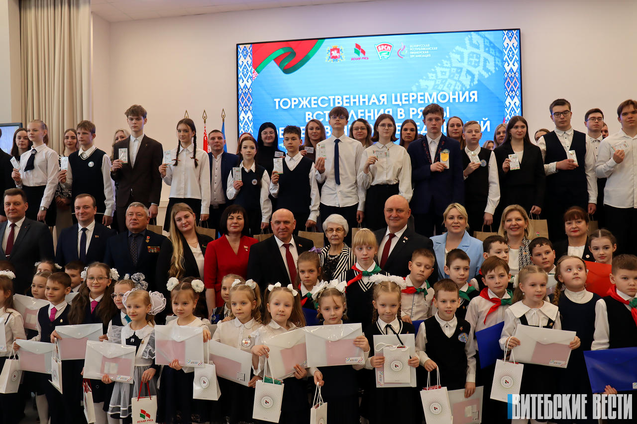 Более 100 человек вступили в ряды общественных объединений в Витебске