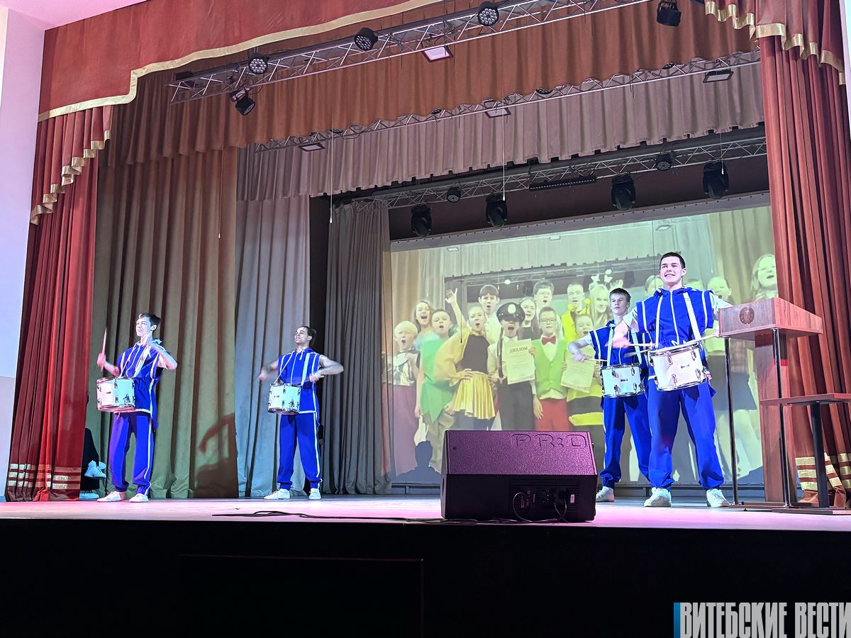 В Витебске состоялся финал X юбилейного областного чемпионата школьных команд КВН