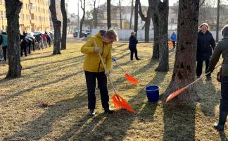 Коллективная уборка: в Витебске проходит городской субботник