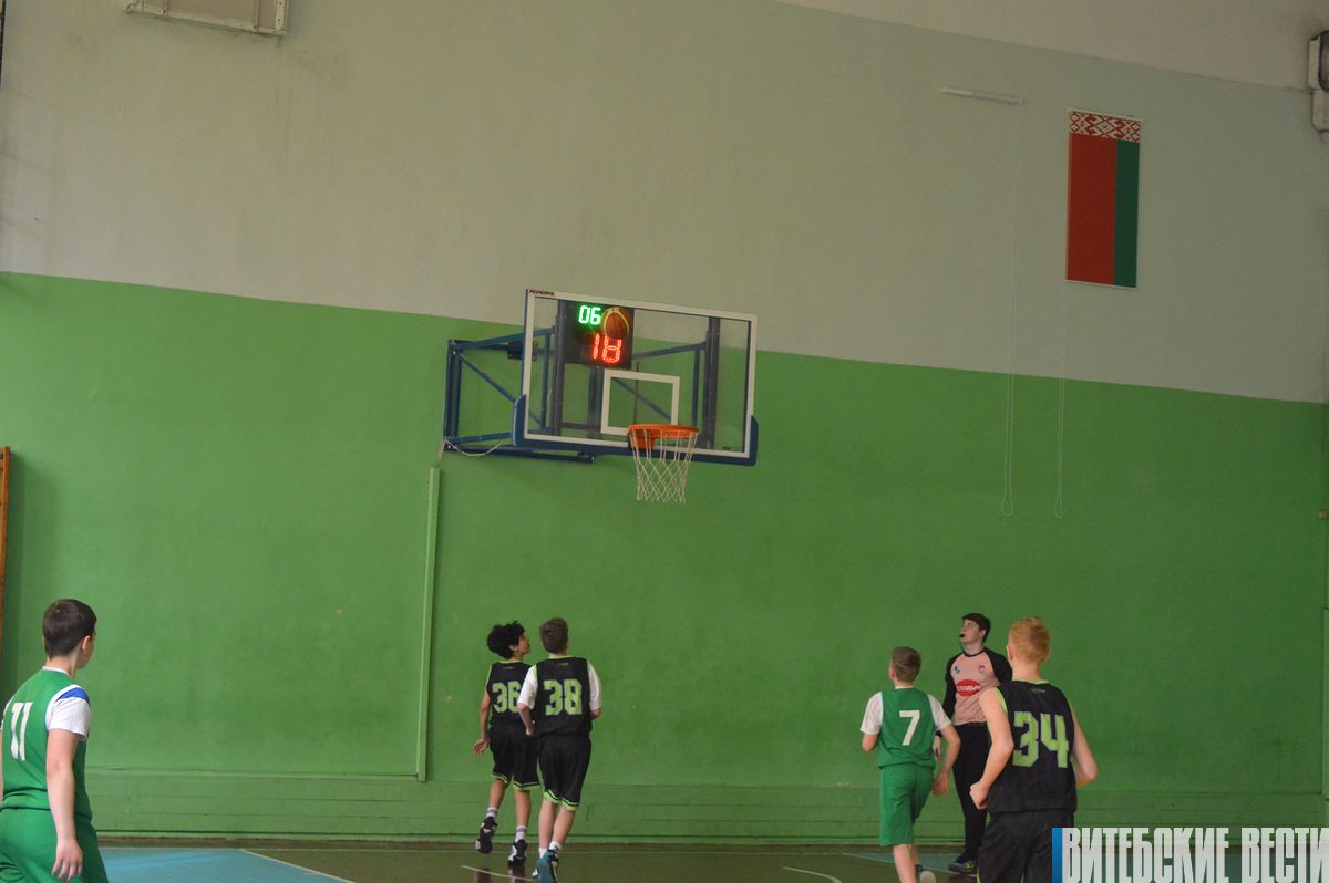 В Витебске проходит первенство области по баскетболу среди юношей. Фоторепортаж