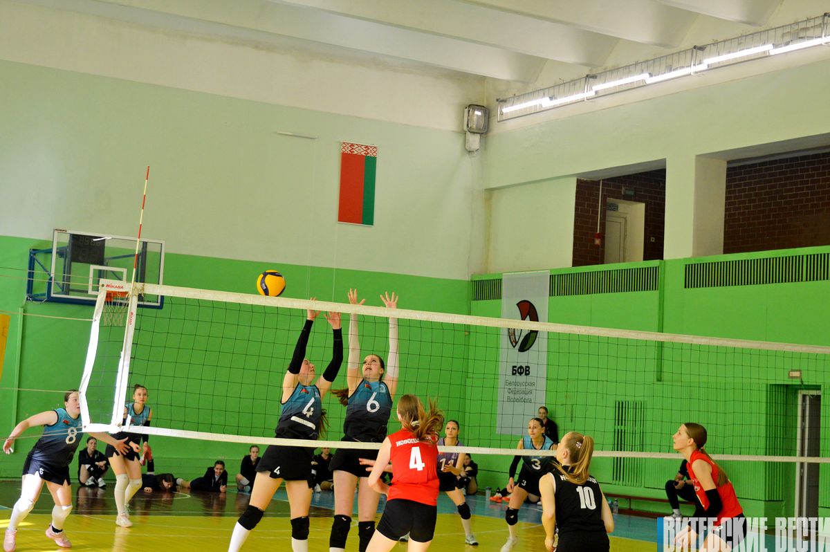 Фоторепортаж. В Витебске проходит заключительный тур предварительного этапа республиканских соревнований по волейболу среди девушек