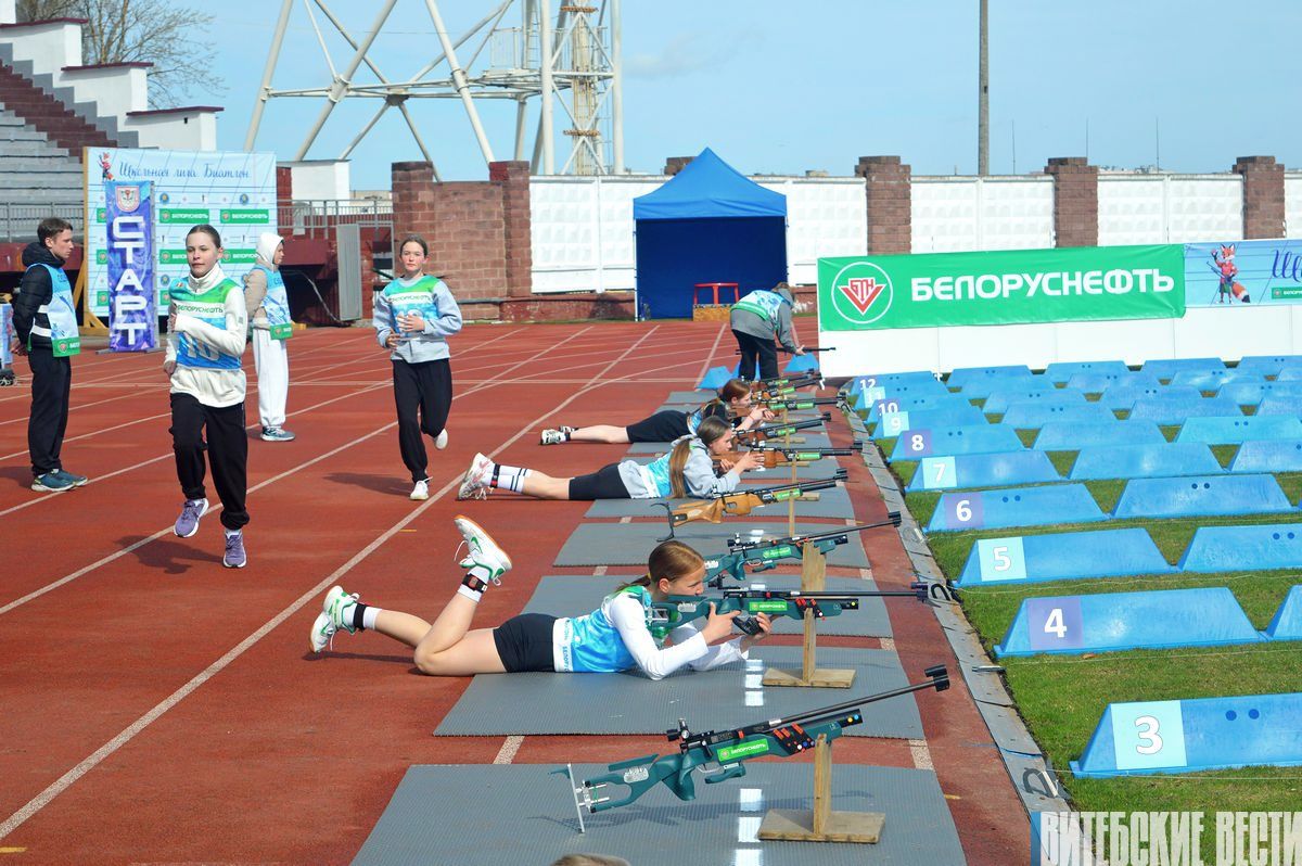 Фоторепортаж. В Витебске стартовали соревнования по кроссовому биатлону среди школьников