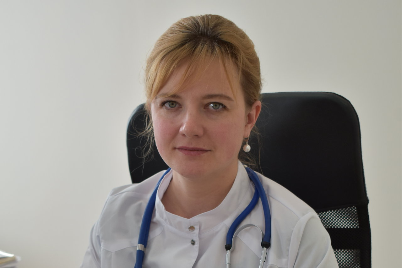 В деревне ты знаешь пациента годами: заведующий Опсовской амбулаторией Елена Матеша о призвании и преемственности