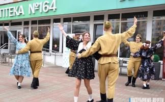 Работники Витебского УП «Фармация» подключились к республиканской акции «Вальс Победы»