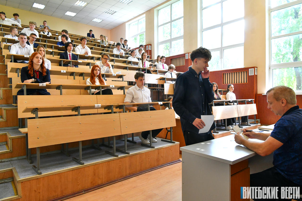 Знания – сила! В Витебской области стартовали вступительные испытания