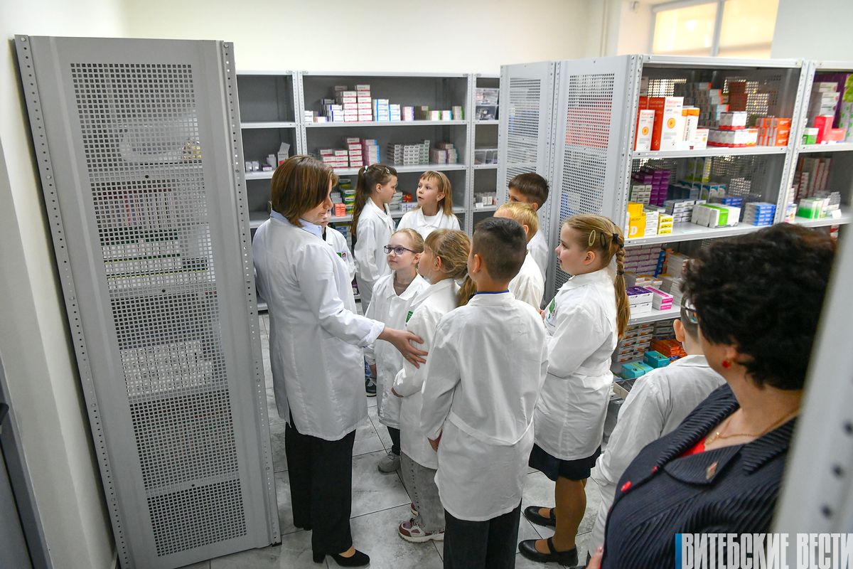 Школа будущего фармацевта. В Витебске на базе аптеки УП «Фармация» прошел познавательный праздник для детей