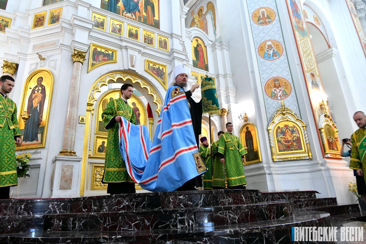 Божественная литургия и вручение дипломов: в Витебске празднуют юбилей духовной семинарии