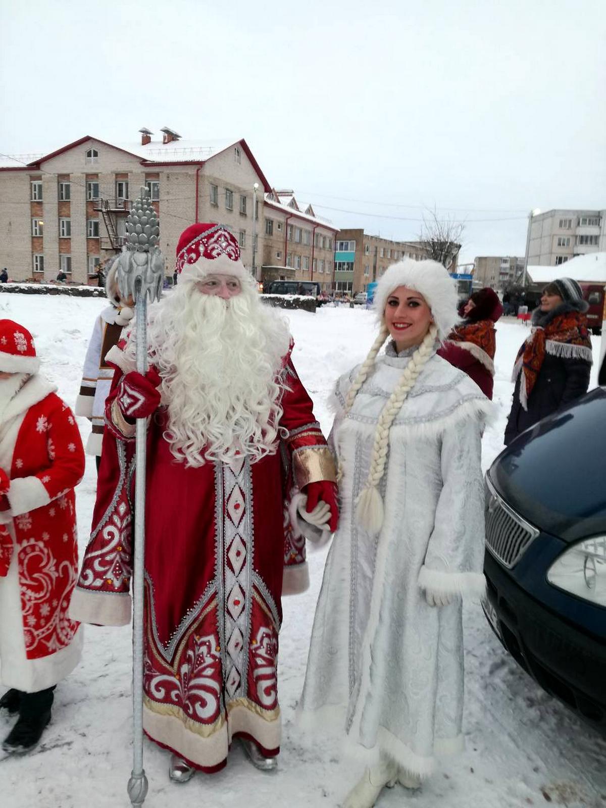 Около 30 лет житель Шумилино дарит людям новогодний праздник