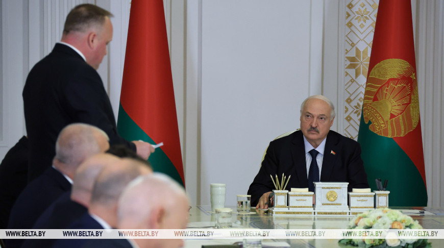 Александр Лукашенко поручил предоставить возможность выкупа арендного жилья у предприятий