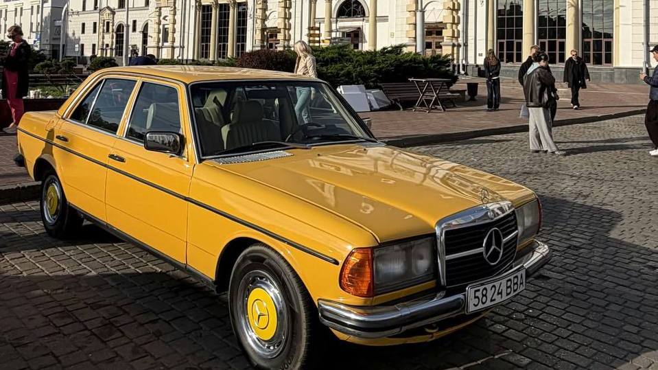 Витебский кинодебют жёлтого "Мерседеса": владелец «Смайла» — о съемках в кино, реставрации K-Jetronic и наследстве для сына
