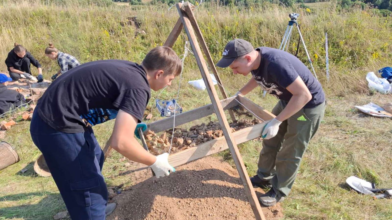 Сенсация, которой нет на картах. В Витебской области археологи и краеведы обнаружили уникальный памятник зодчества XVII века  