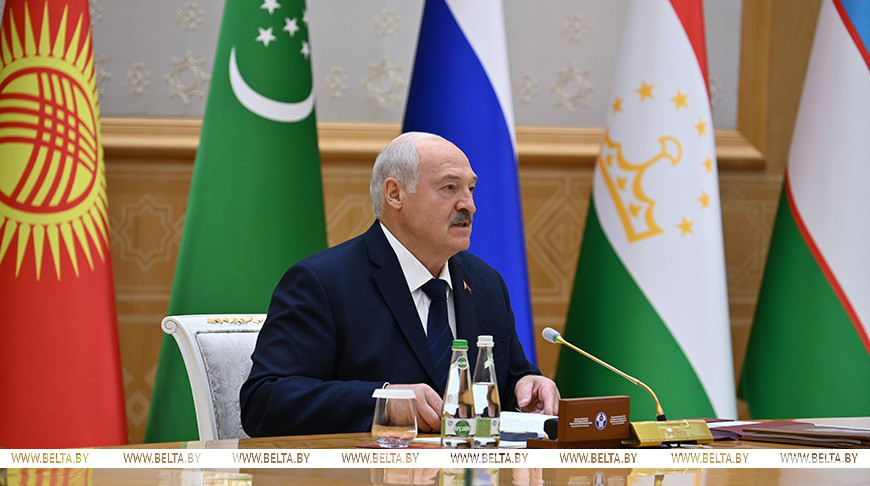 Александр Лукашенко призвал к серьезным шагам в СНГ по укреплению единства, прежде всего в экономике